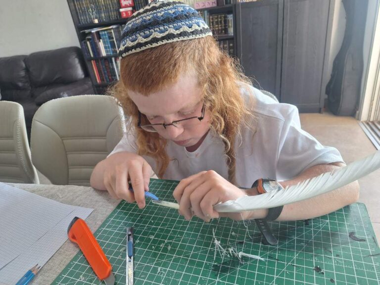 הכנת קולמוס מנוצה