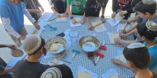 איך מכינים מצות בסדנא